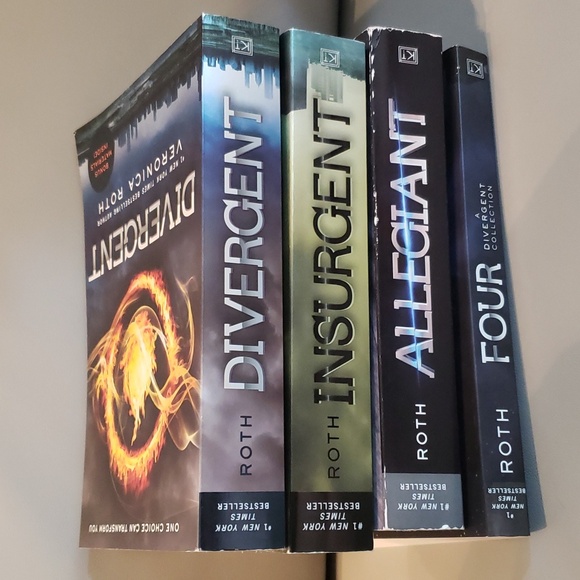 DIVERGENT 4 book series by Veronica Roth LIKE NEW - Picture 2 of 10